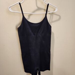 OQQ Black Onepiece Short Jumpsuit Slim Fit Size M
